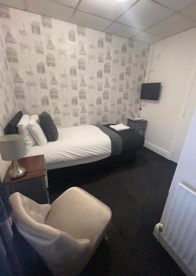 Phildene Suites Blackpool Room photo